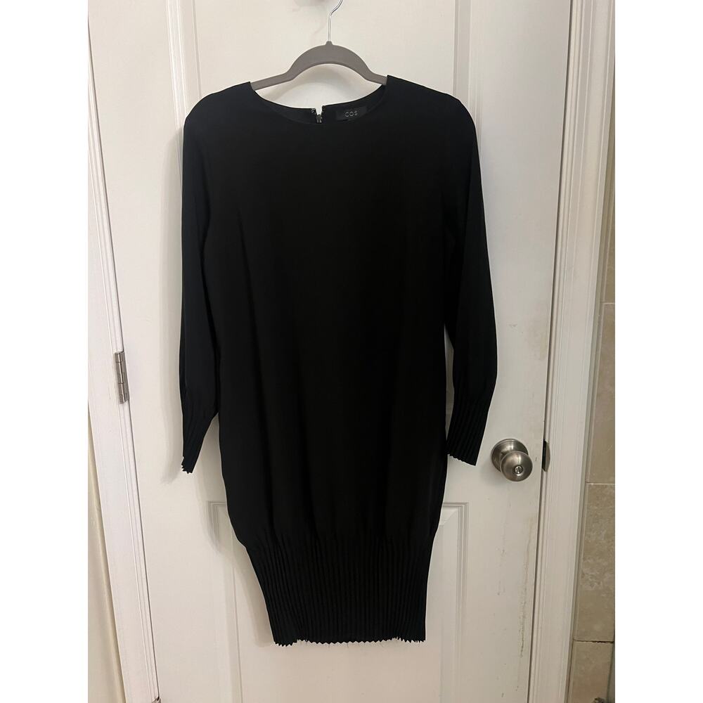 COS Pleated Cocoon shift Dress Sz 6 Black capsule Modern Minimalist professional - Picture 3 of 12